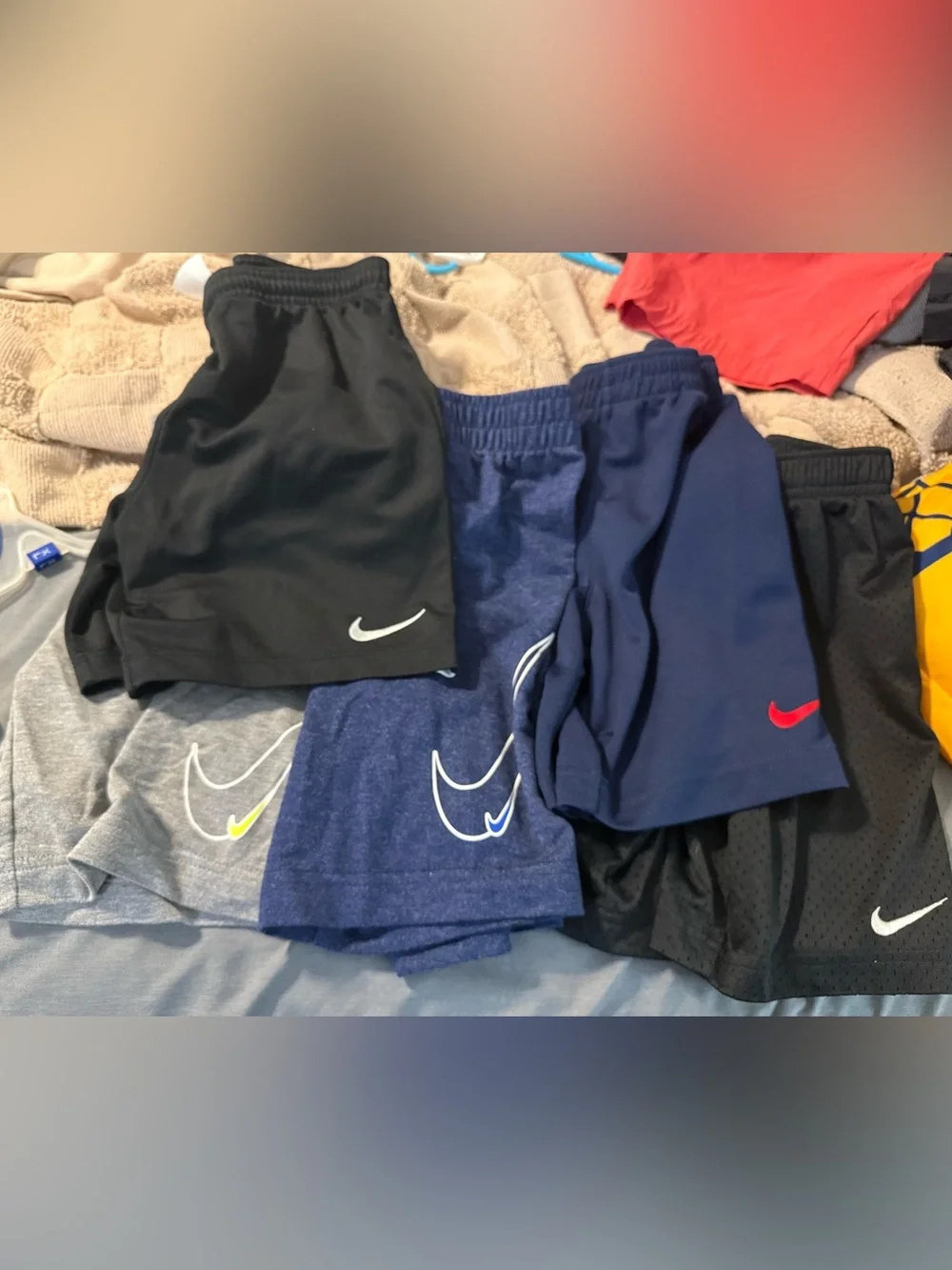 Nike and Under Armor boys lot 20 pieces
